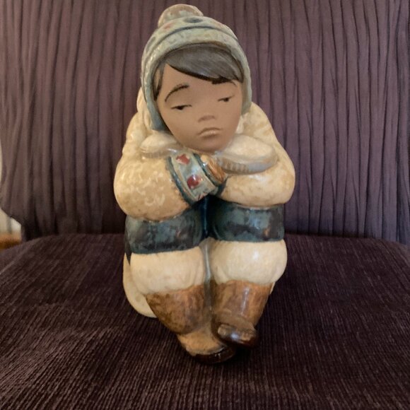 LLADRO Pensive Eskimo Boy Figurine 6 3/4" NO Manufature BOX #2159 Excellent 1985 - Picture 1 of 5